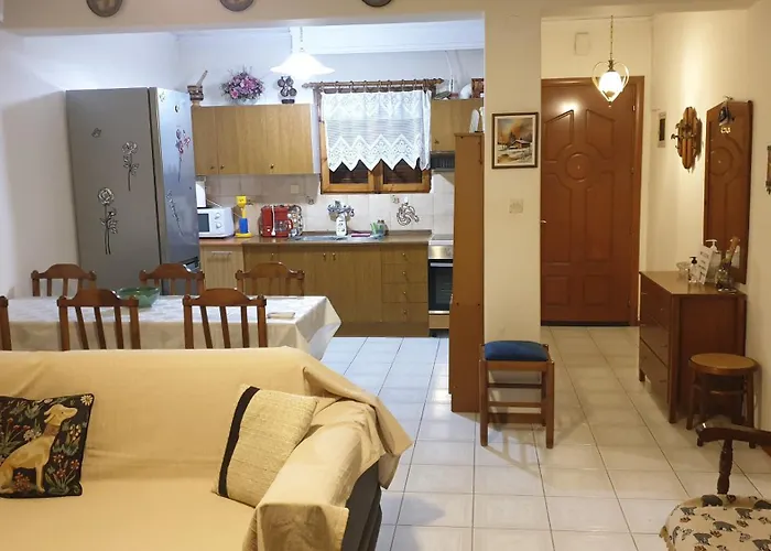 Summer House Néa Péramos